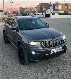 جیپ گراند شیرۆکی